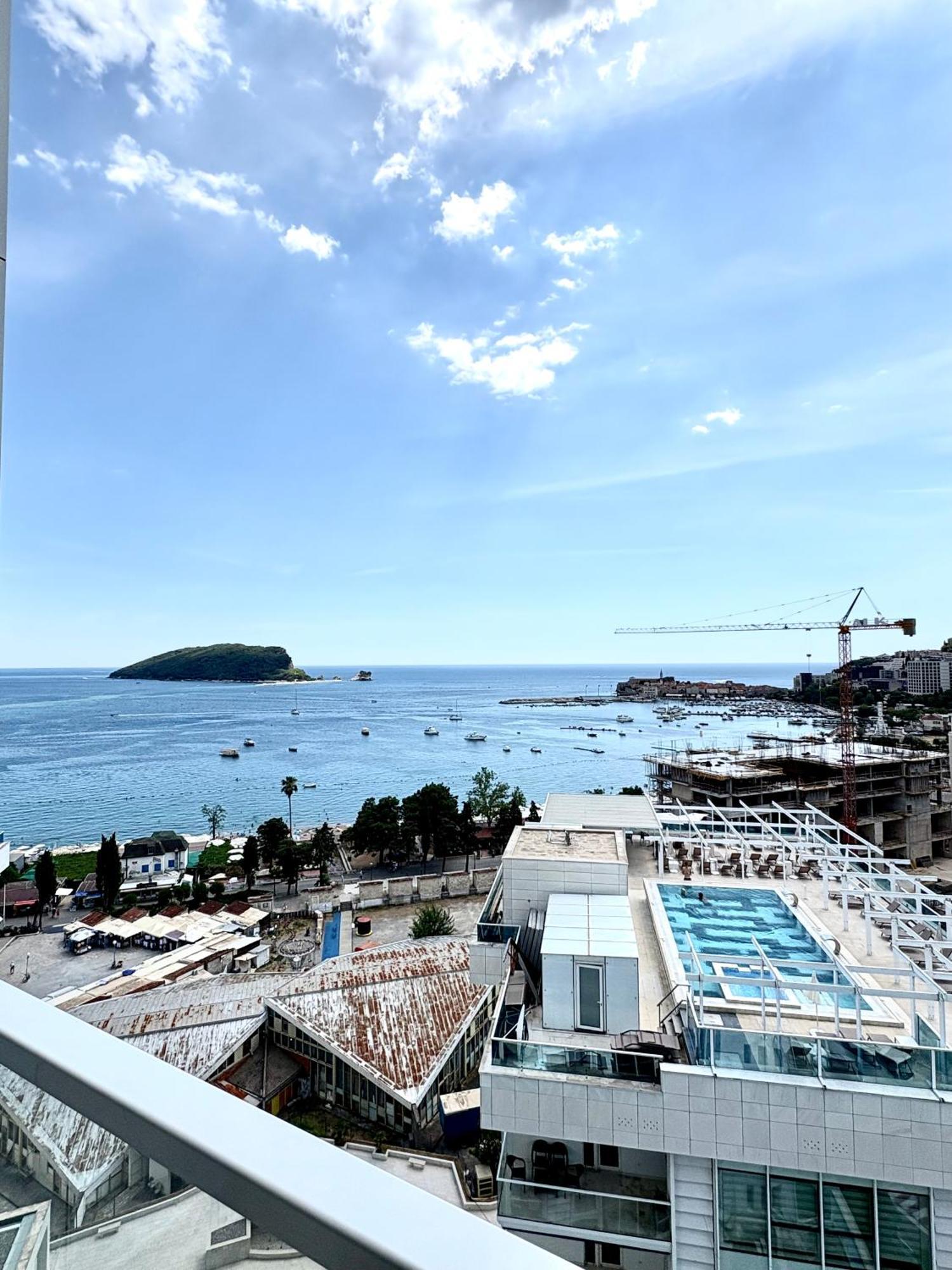 Luxury Penthouse In Tre Canne Complex *