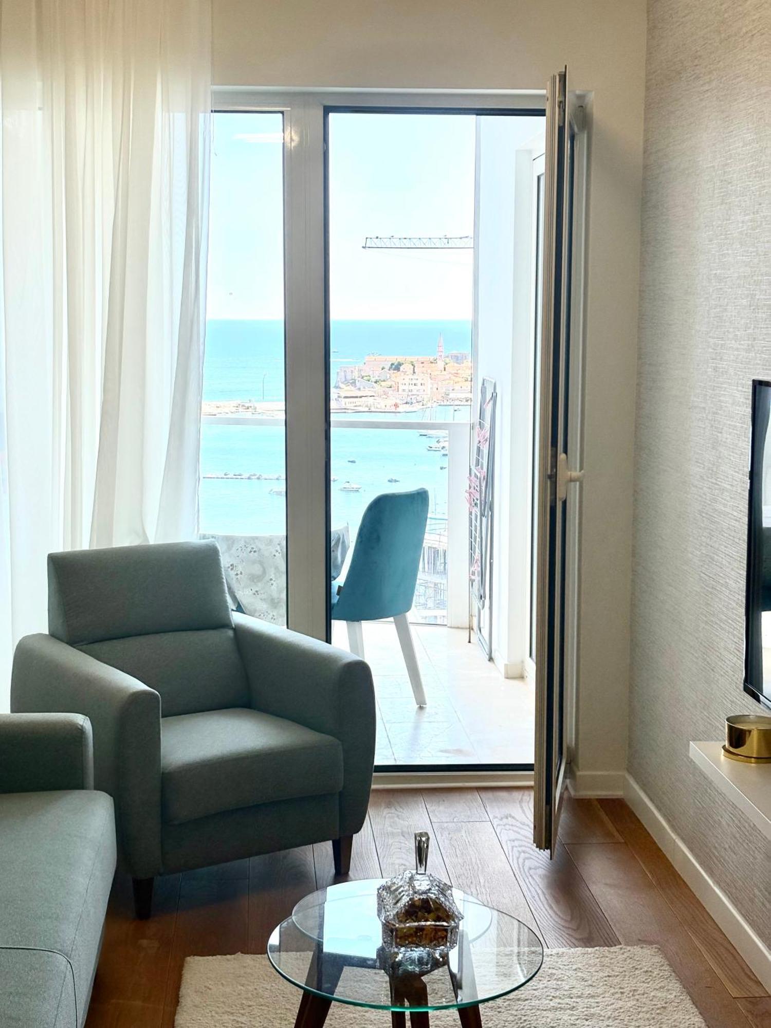 Luxury Penthouse In Tre Canne Complex *